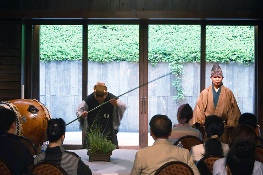 2008_nikiclub-y-02